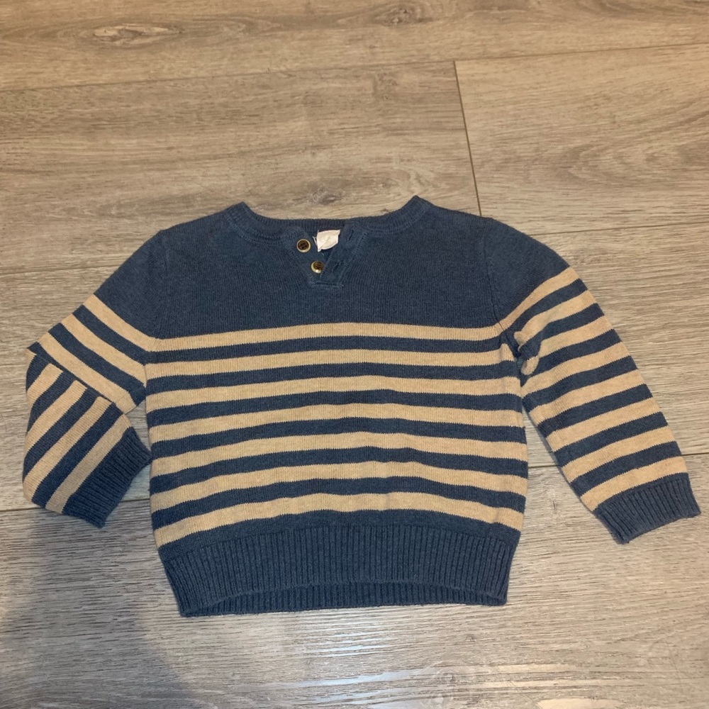 Egg baby sweater
